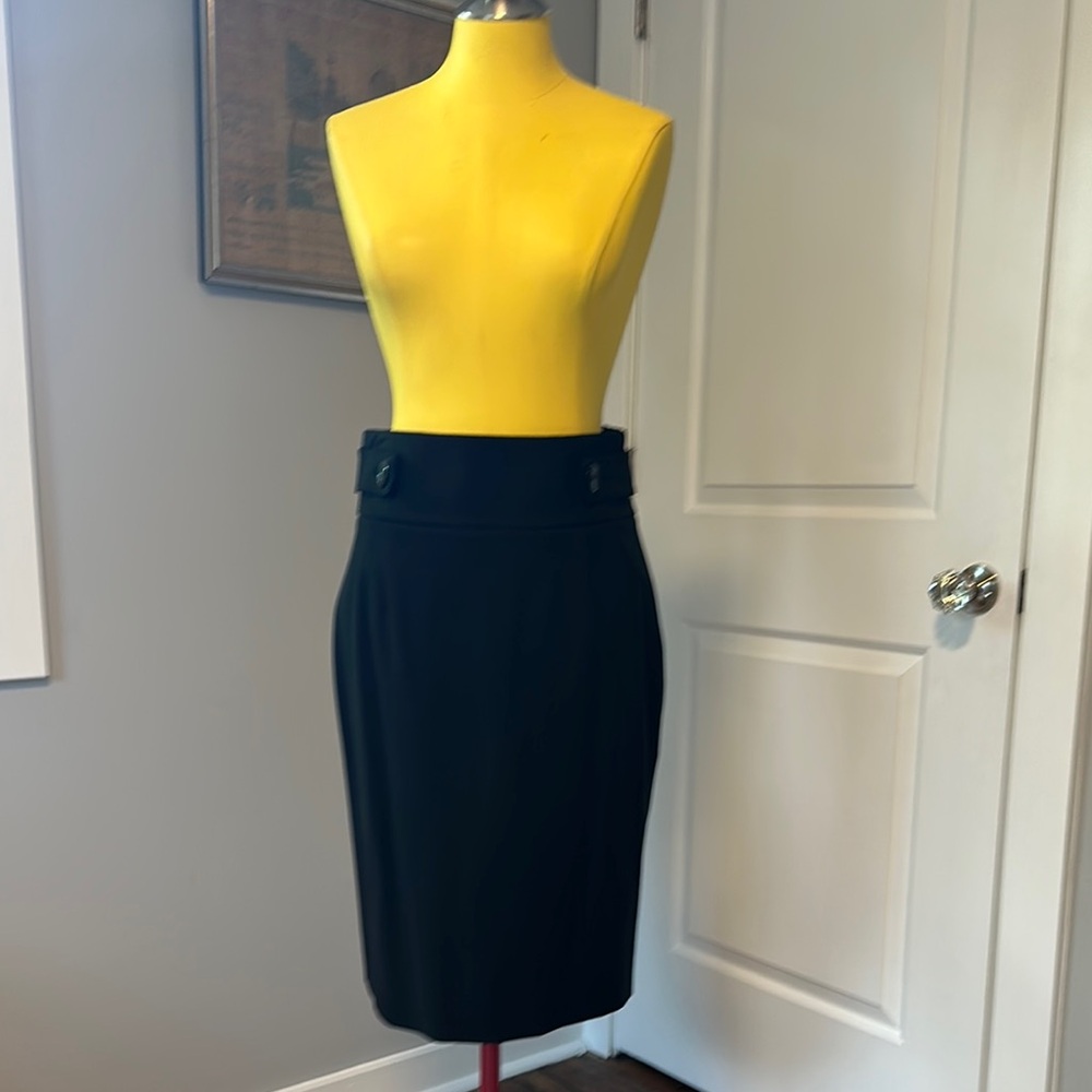 Black Pencil Skirt, Size 6. Classiques Entier.